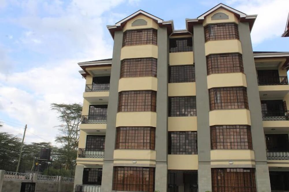 Lux Suites Bida Furnished Apartments
