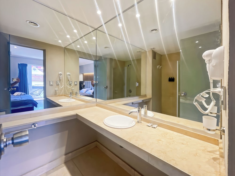 Ayres Suites Cochabamba