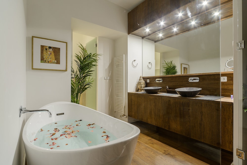 Luxury 3-bedrooms apartments