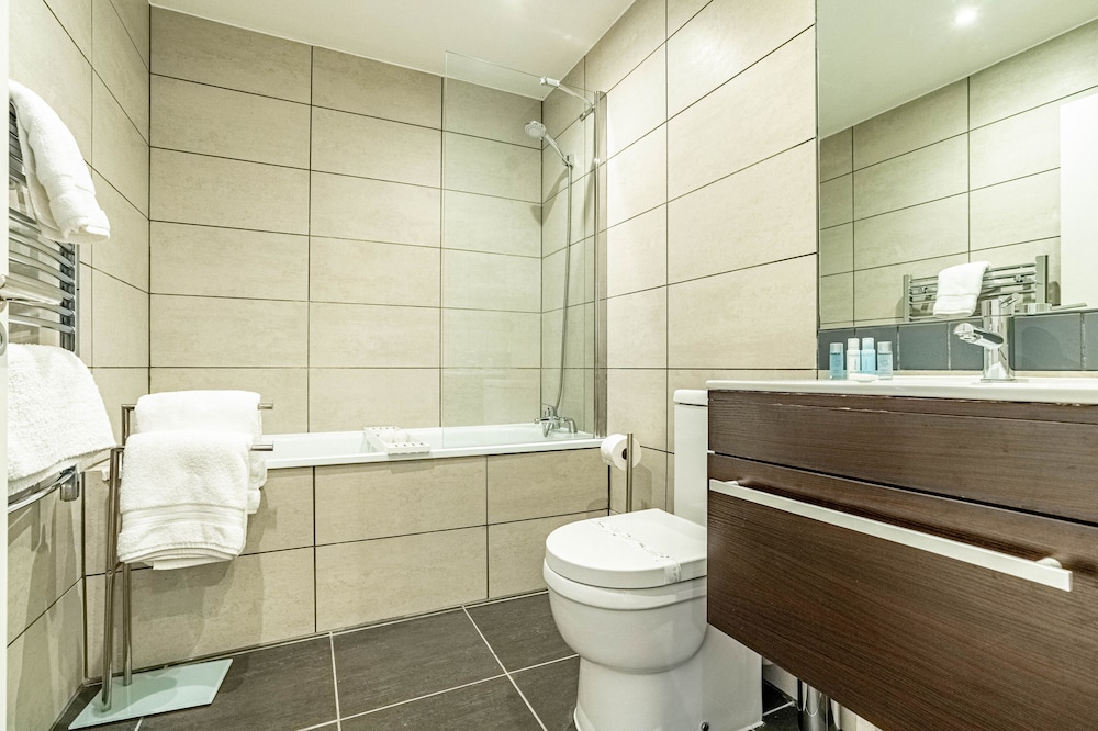 Celador Apartments - Sussex House Serviced Apartments