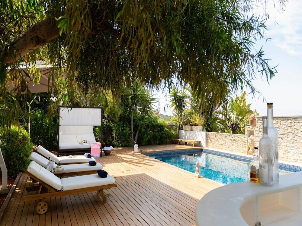 Villa in Cap Martinet