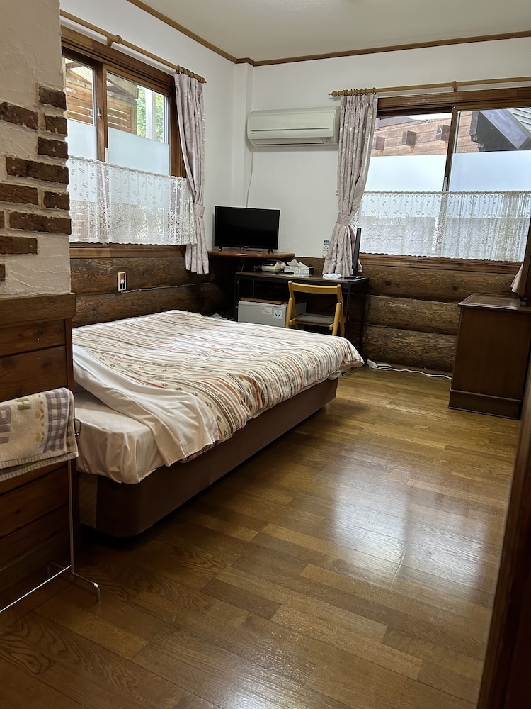 Pension and Log Cottage Hoshinoko