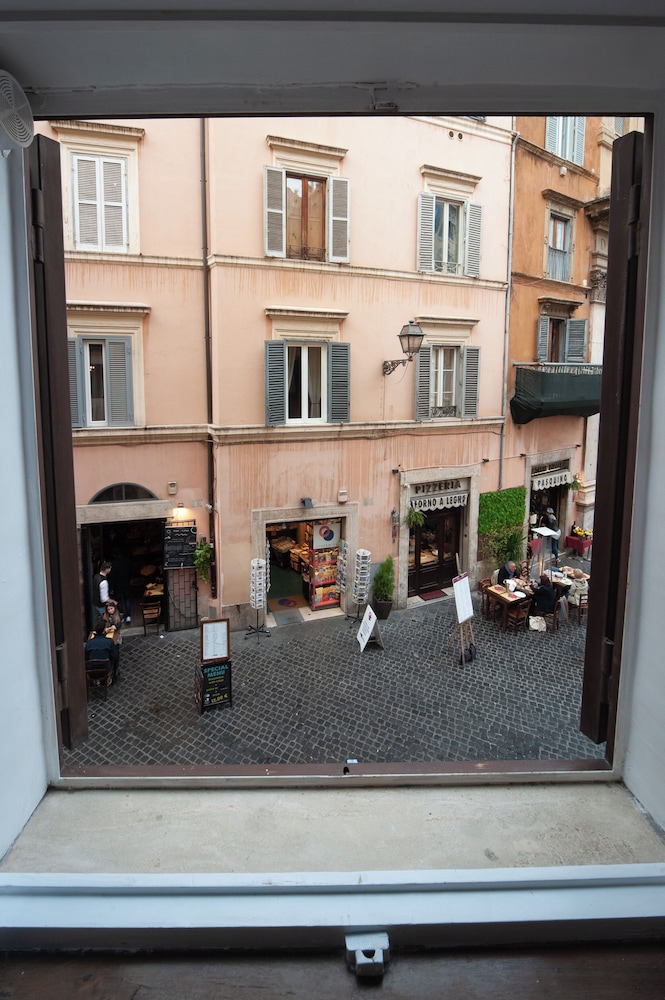 navona jacuzzi apartment