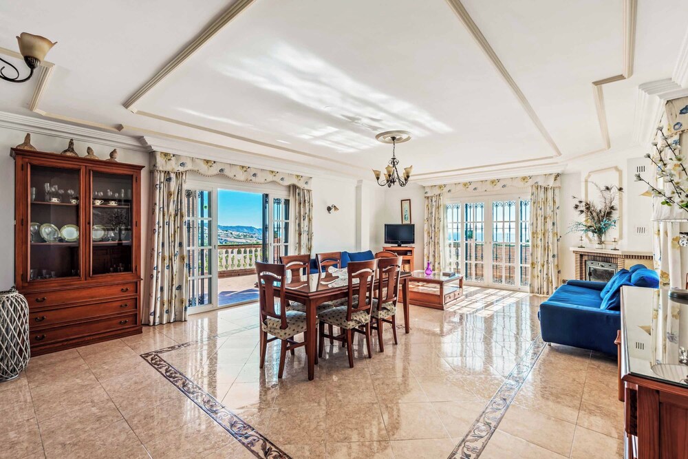 Villa Maria Isabel