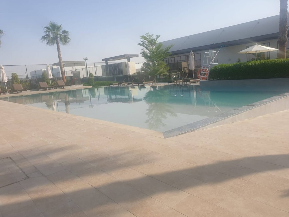 Amazing 3 Bhk Villa 25 Minutes From The Expo!