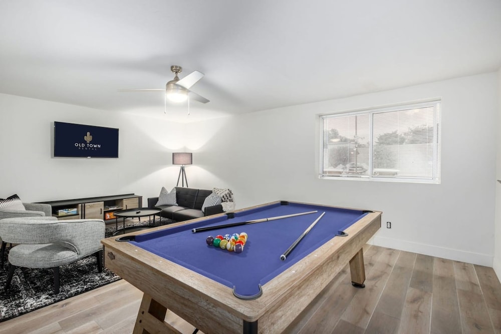 5BR Citrus Estate Sleeps 13 Free Htd Pool Gameroom
