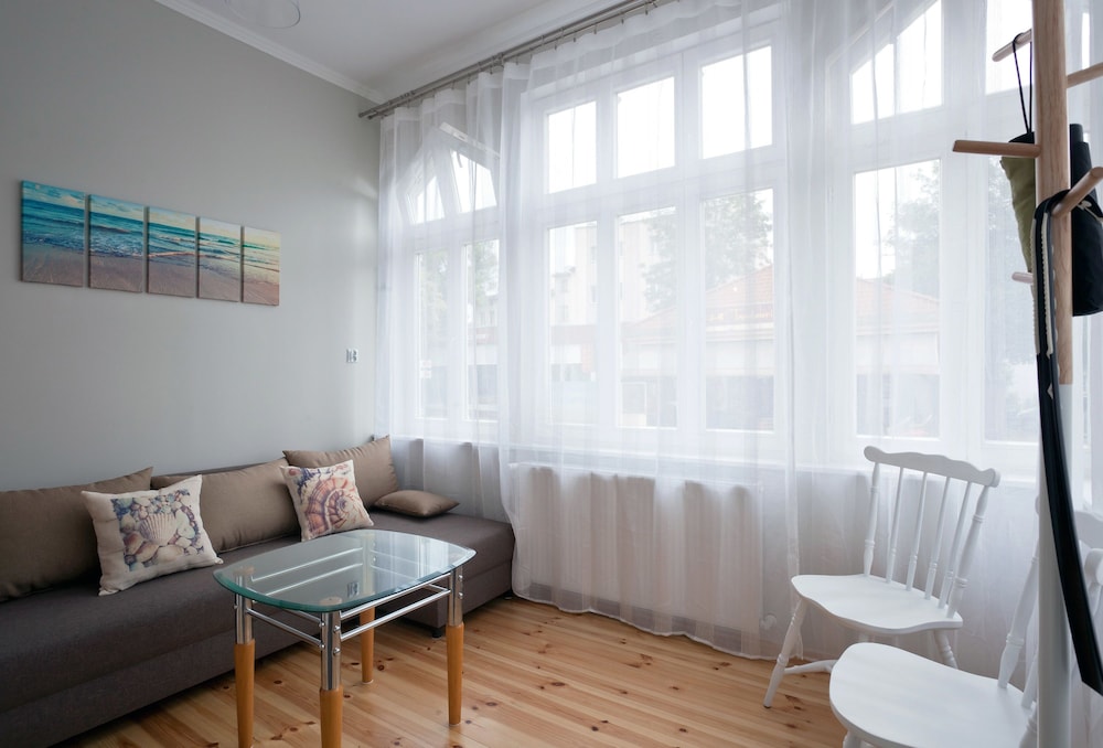 Apartments Happy Hours