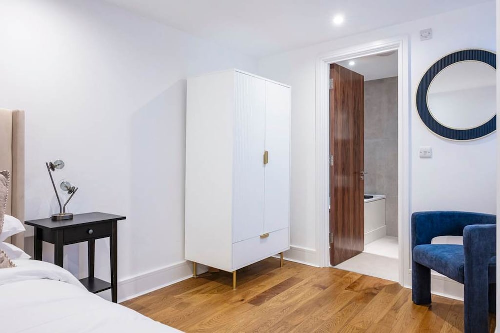 The Urban Minimalist- Notting Hill 2 Bed