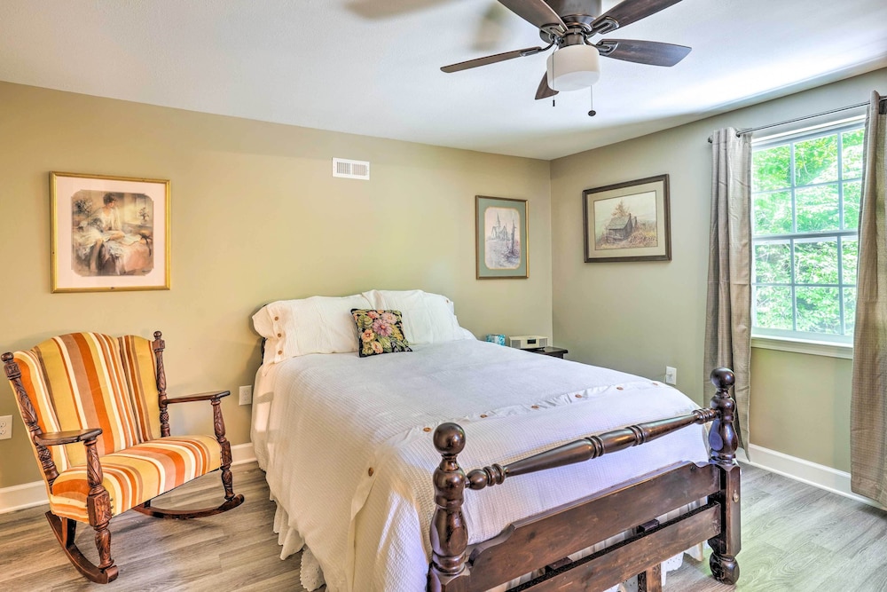 Secluded Chattanooga Getaway w/ Deck + Yard! view 4