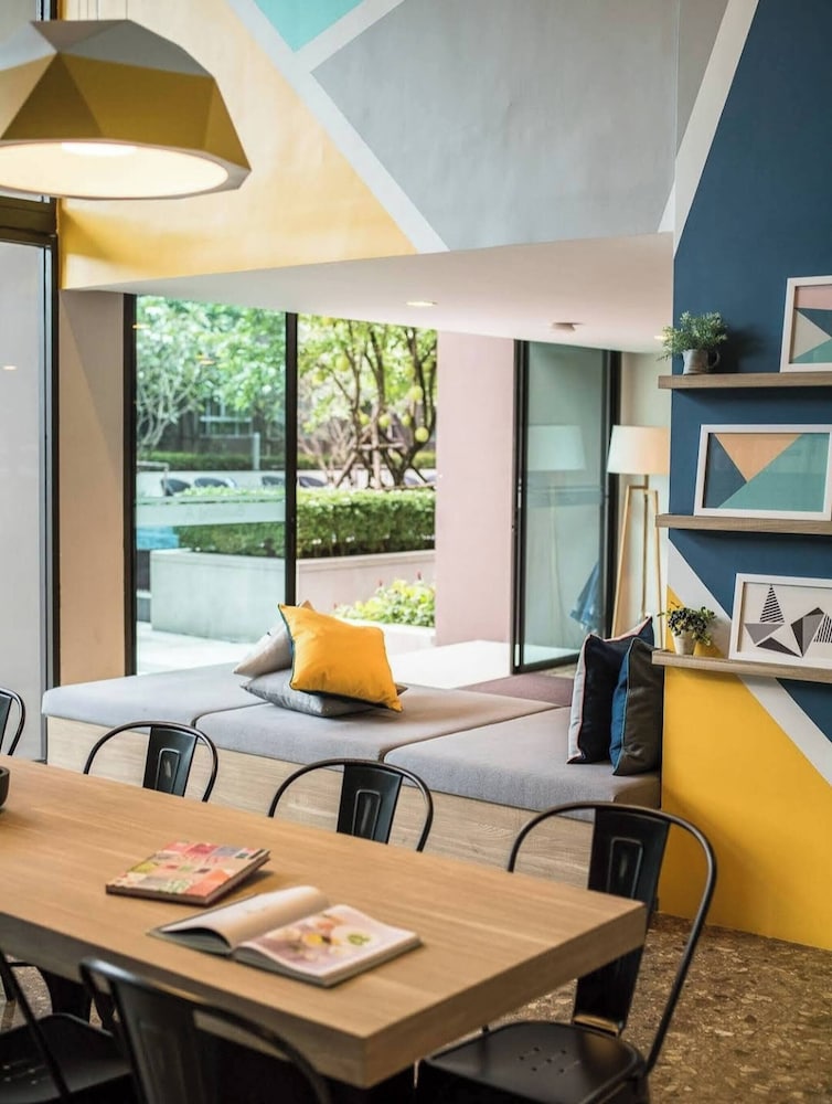 Valley Mountain View&city Proximity Golden Eight Apartment