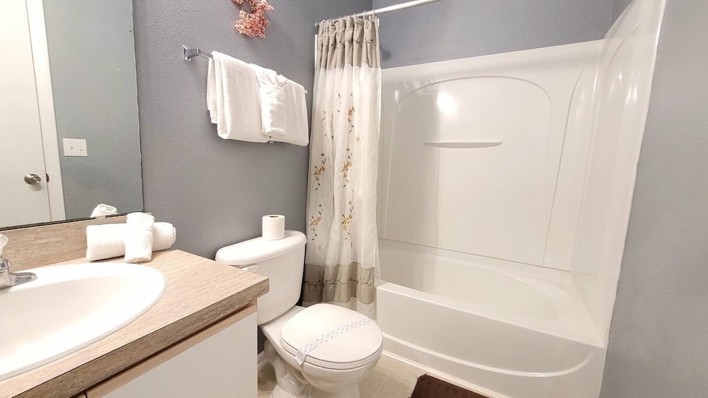 HL740BD 4 Bedroom Villa in Hampton Lakes 4 Home