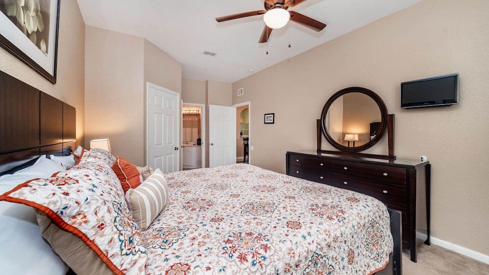 Windsor Hills Resort 3 Bedroom 4th Floor Condo with Resort Access 3 Apts