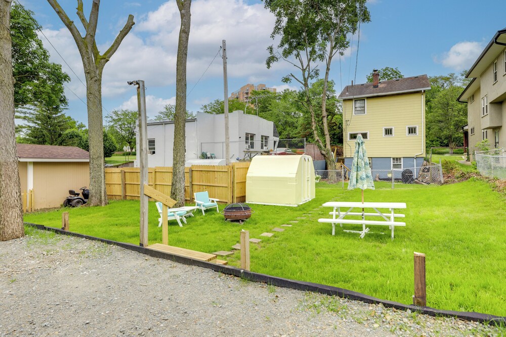 3 Mi to Dtwn: Dog-friendly Retreat in Dayton