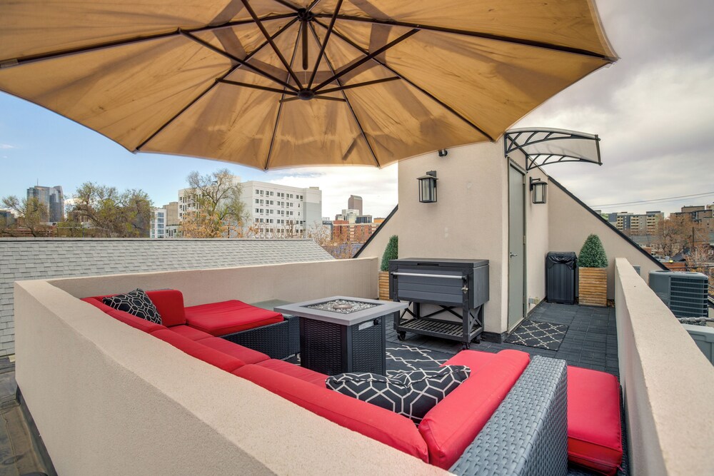 1 Mi to Dtwn Denver: Sleek Duplex w/ Rooftop Deck!