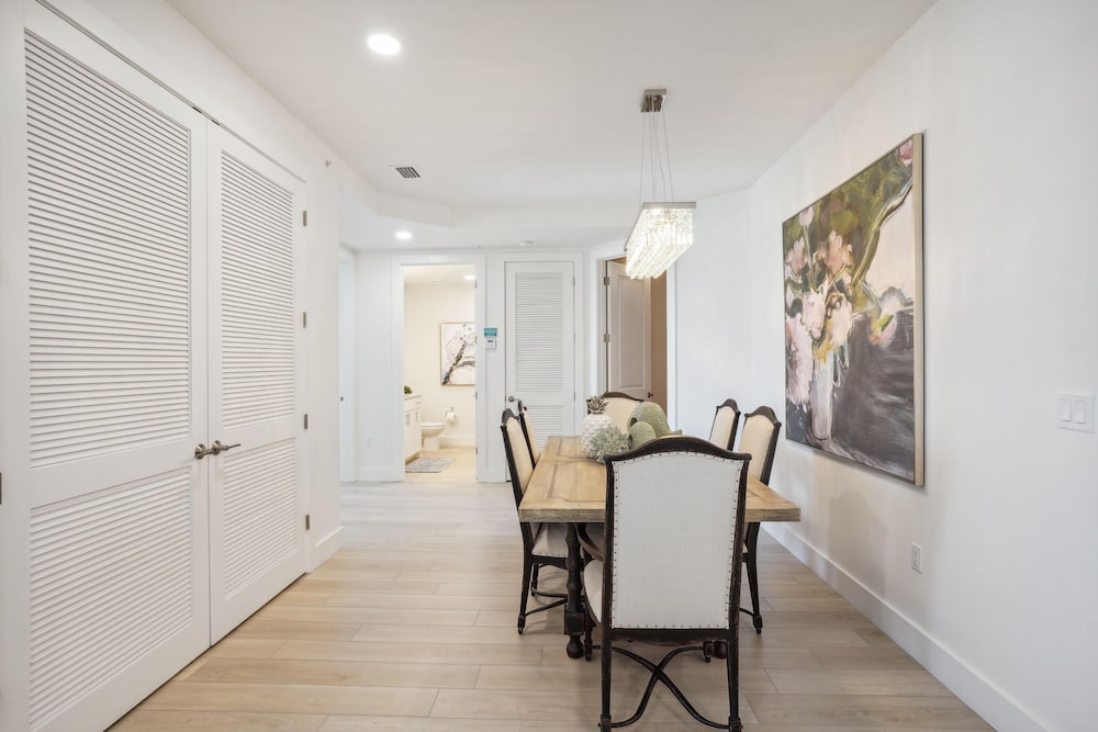 The Harbor Condo 305 - Premier