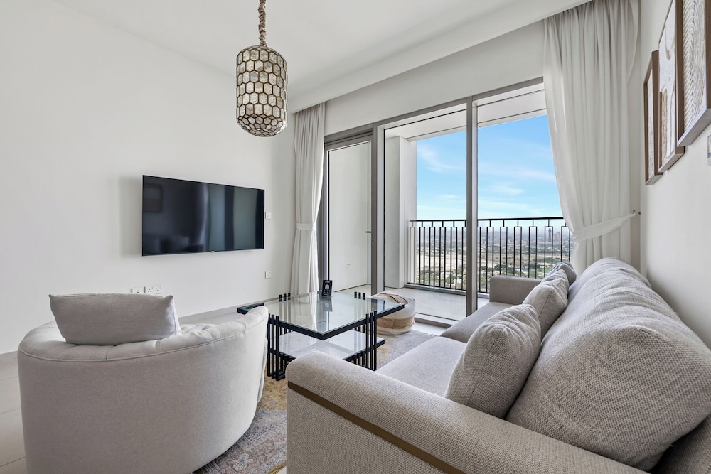 1BR Downtown and Dubai Frame Views