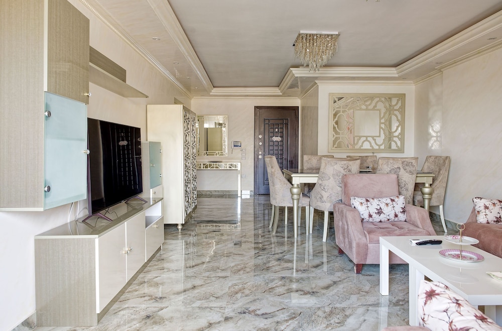 Vesta - Luxury Apartment - 2BR - Almaza