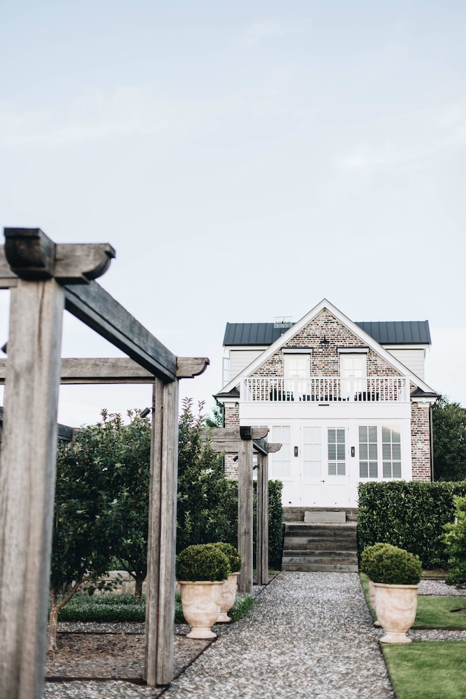 The Loft at Linnaeus Farm Berry - by Linnaeus Collection