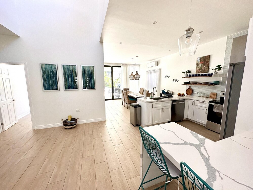 Playa Potrero 4 BR Home Pool Centrally Located - Casa Oasis Surfside
