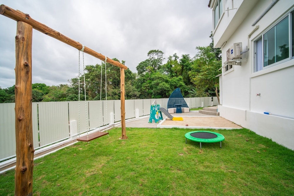 Ocean View 4BR Pool Villa KataBB Seaview