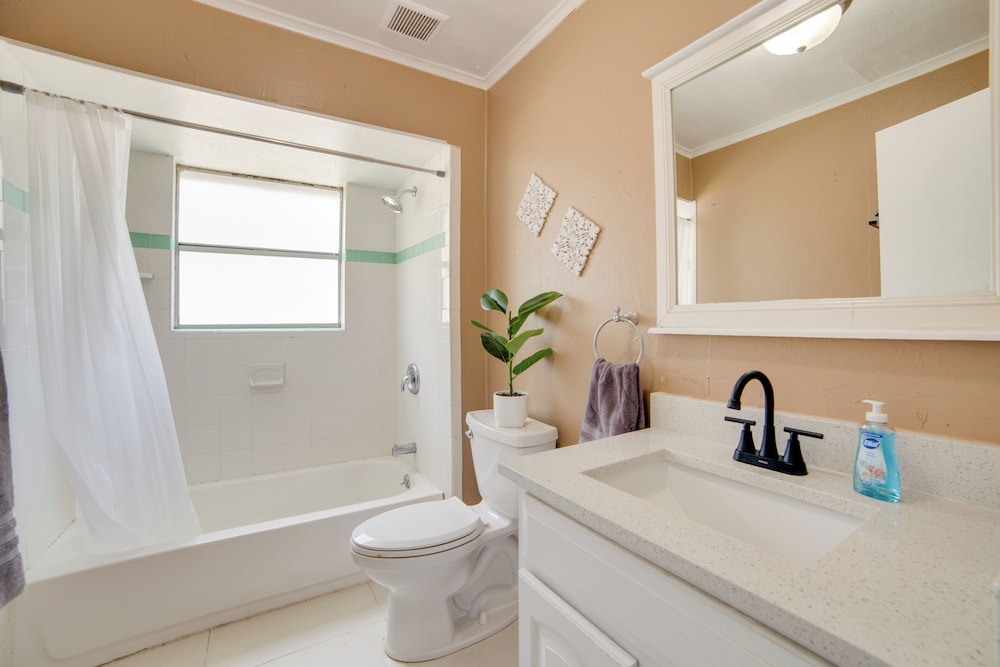 Pet-friendly Sachse Home: Large Fenced Yard