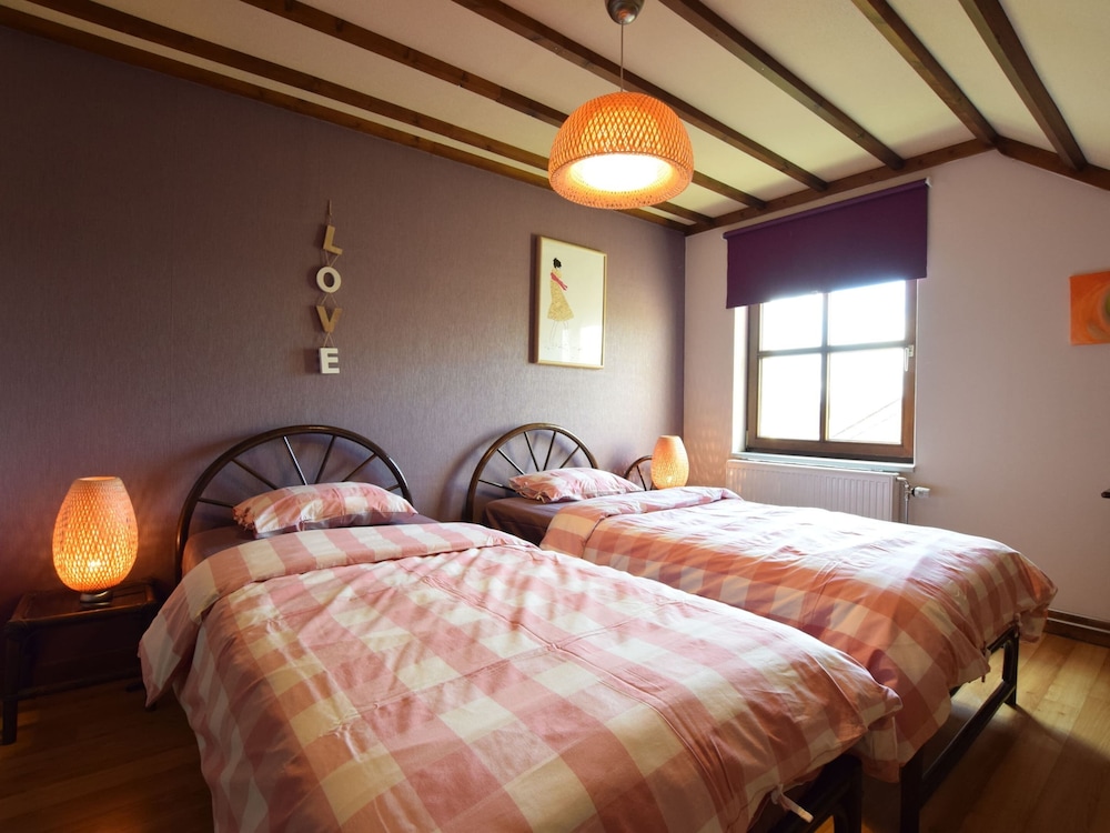 Charming Stay in Noville view 4