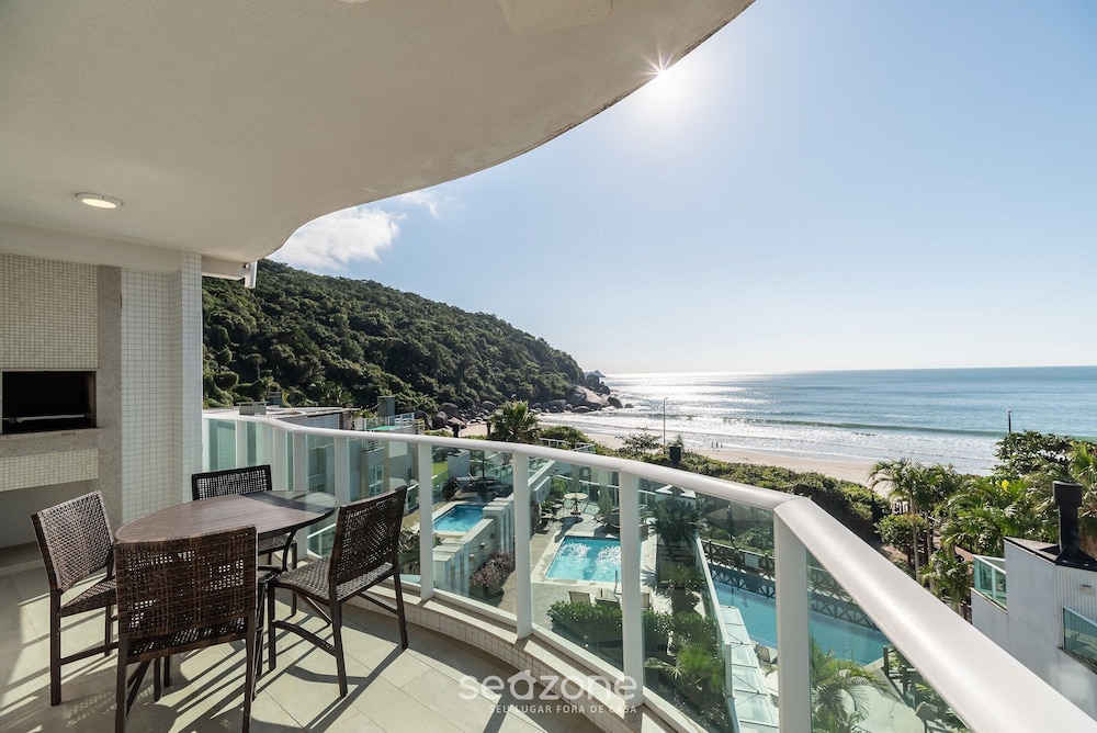 VDT - Apartments 180m From Bombas Beach