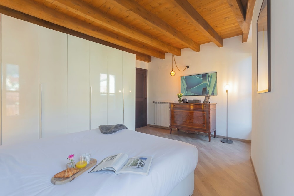 Luini 7 by Rentallcomo by Rent all Como
