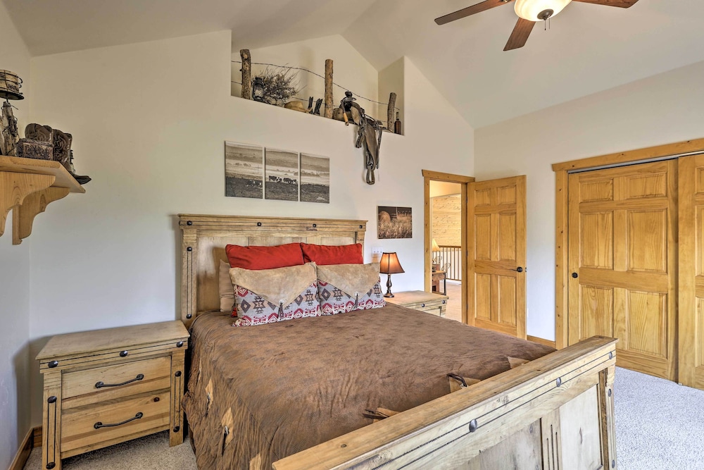 Deck, Bar & Mtn Views: Grand Granby Retreat! view 2