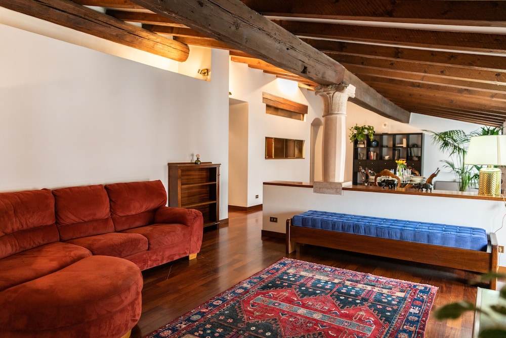 Prestigious Residence Brà with a turret overlooking Verona photo 5