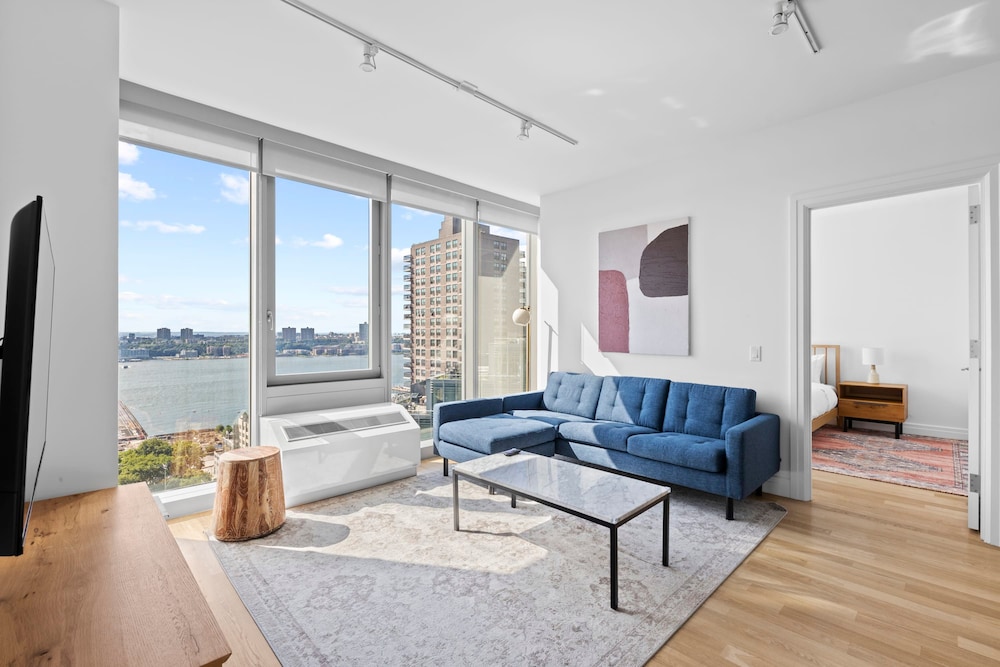 Forte Select by Rove Travel 2BR Midtown West Apt
