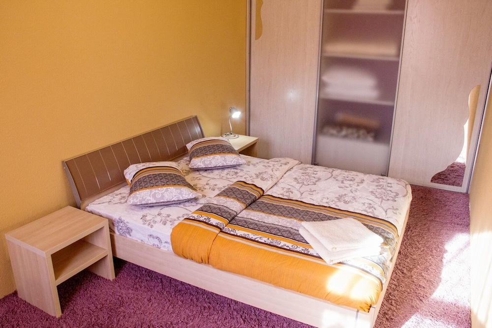 Apart Kiev Turgenevskaya 65 view 2