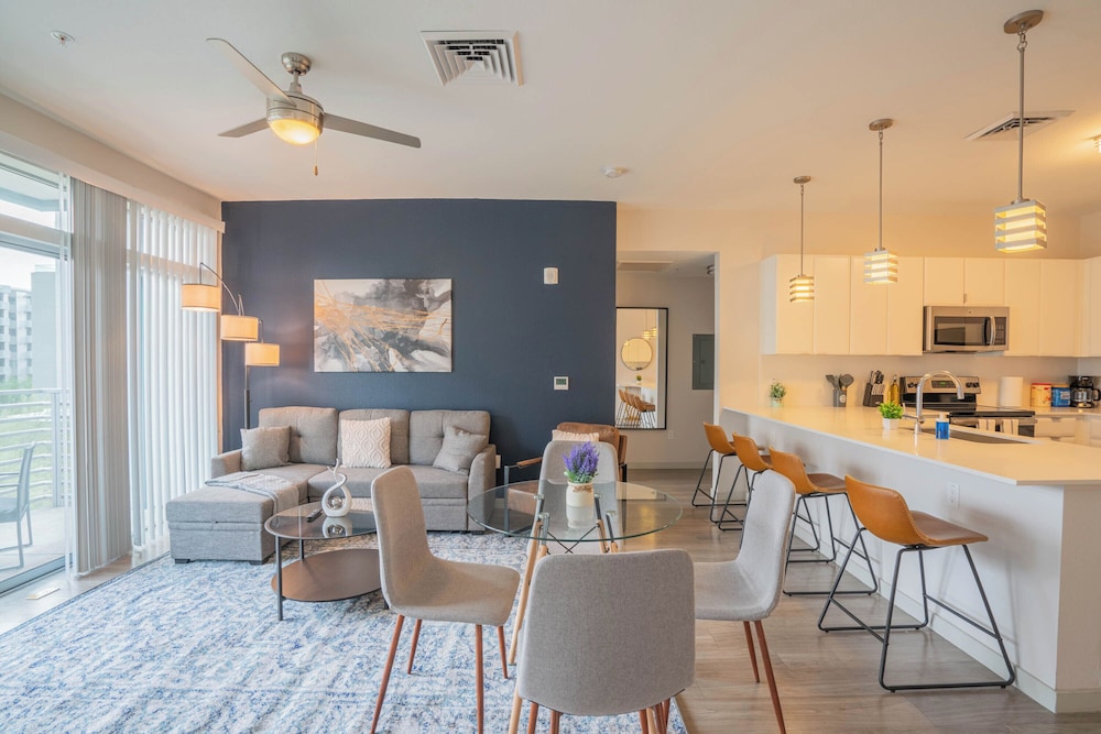 ROVE LIVING/KL - Linear