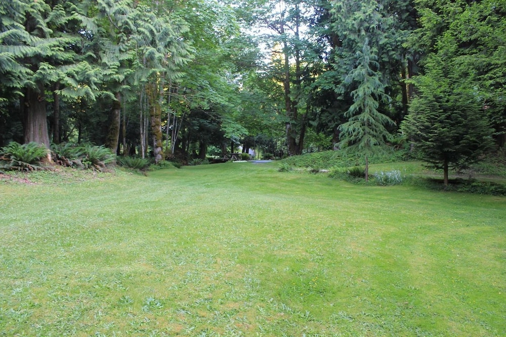 Creekside B & B