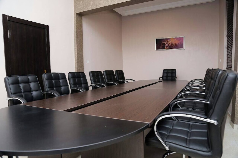 Nomsy Luxury Service Apartments