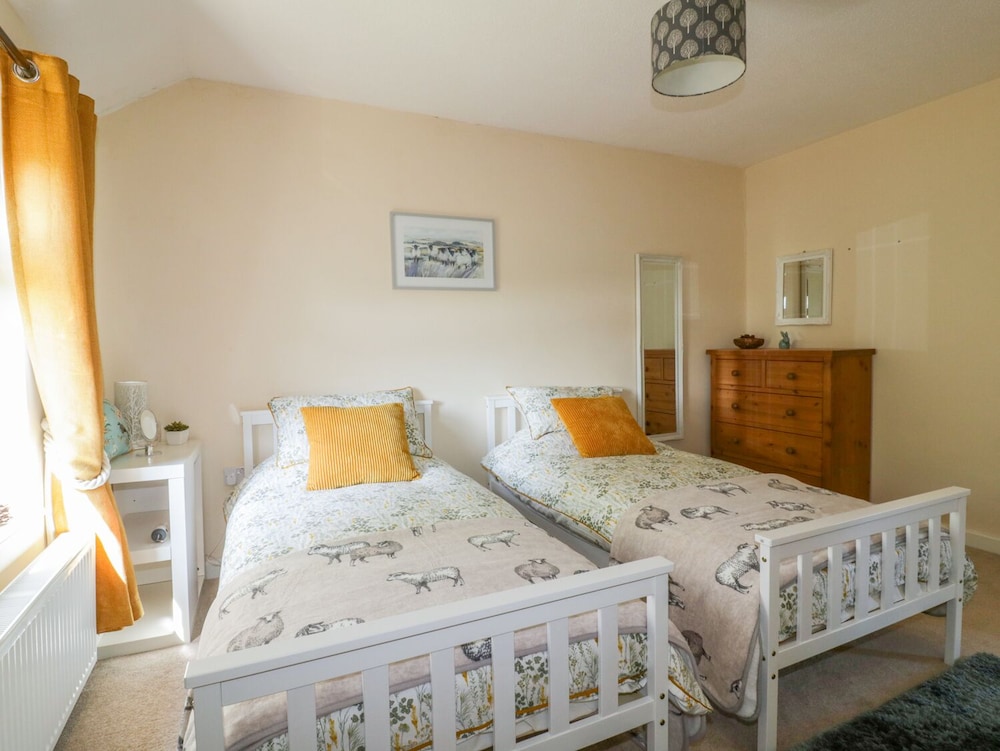 Camellia Cottage view 3