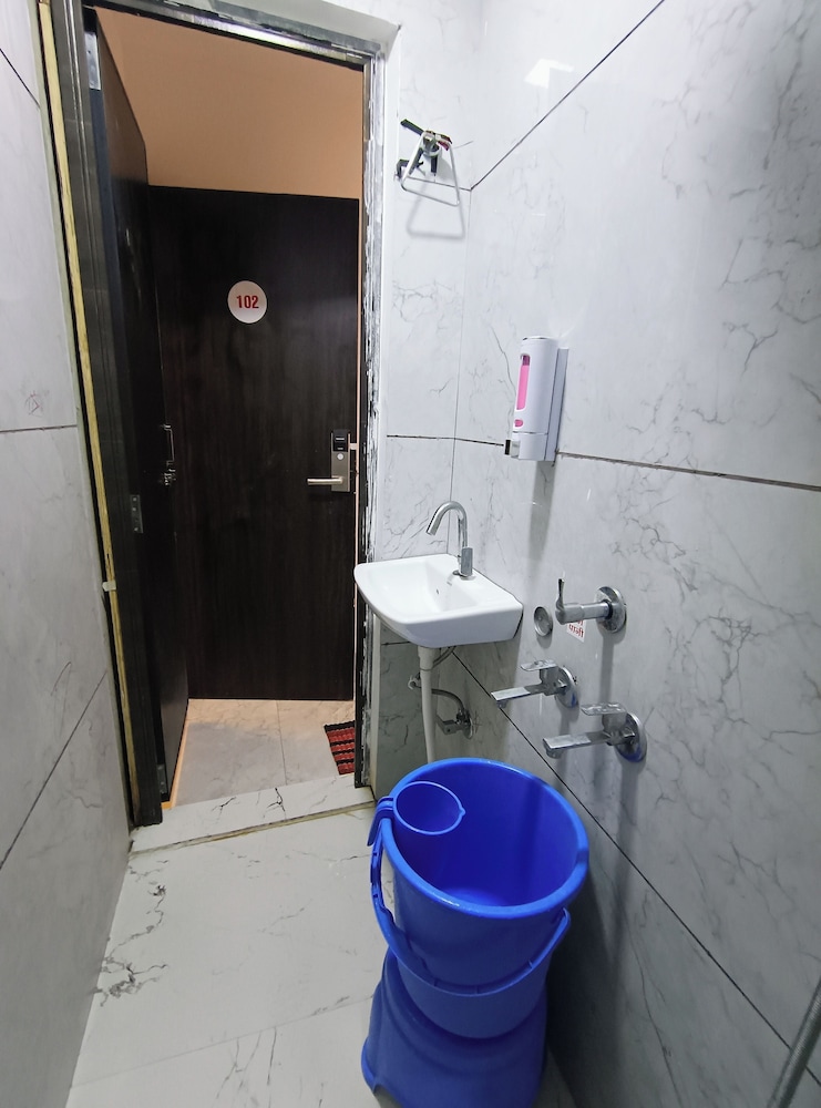 Shri Radha hotels