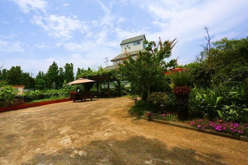 Munmoon House