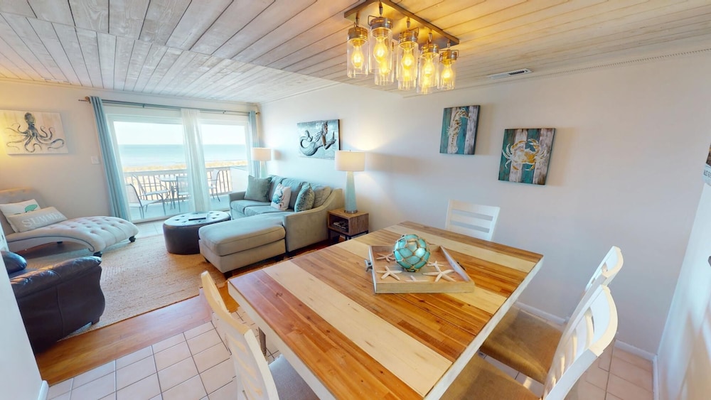 Tybee Lights 112C by Tybee Vacation Rentals