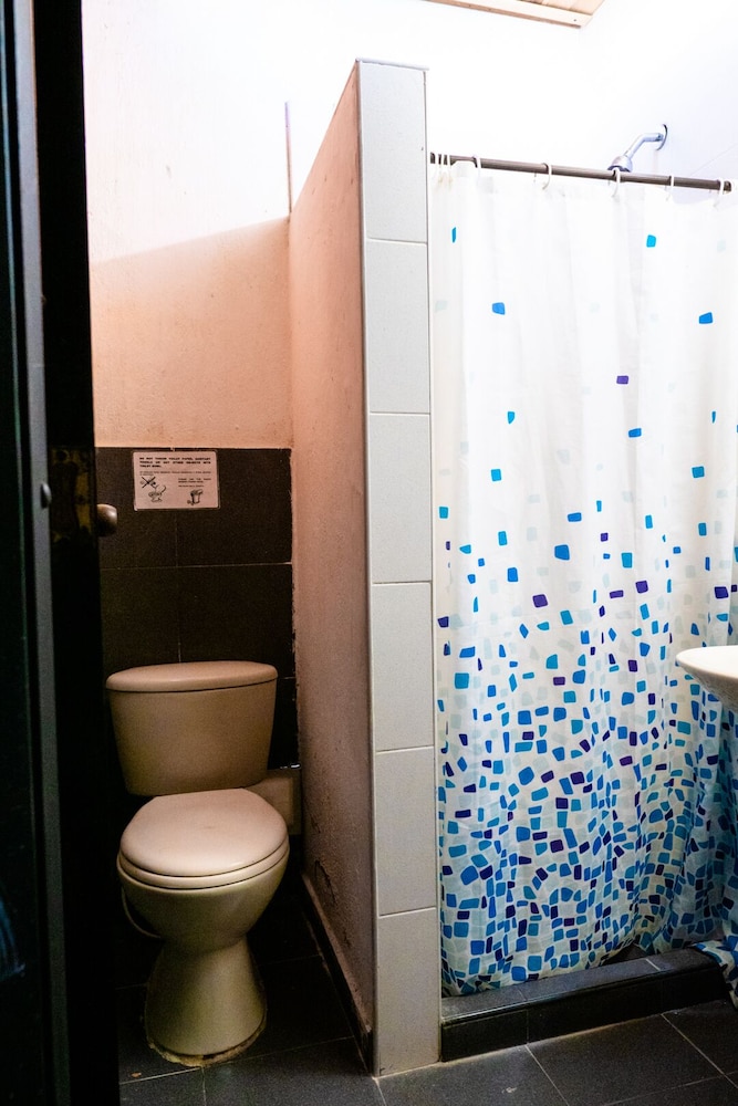 Aluna Hostel B&B