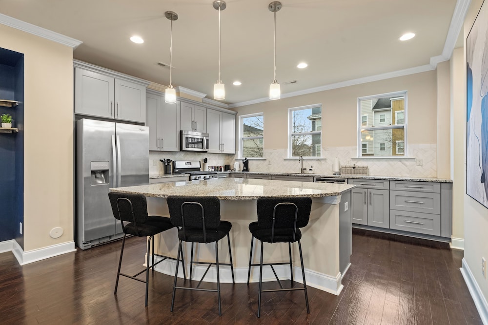 Luxe 3BR Townhouse in Camp North End