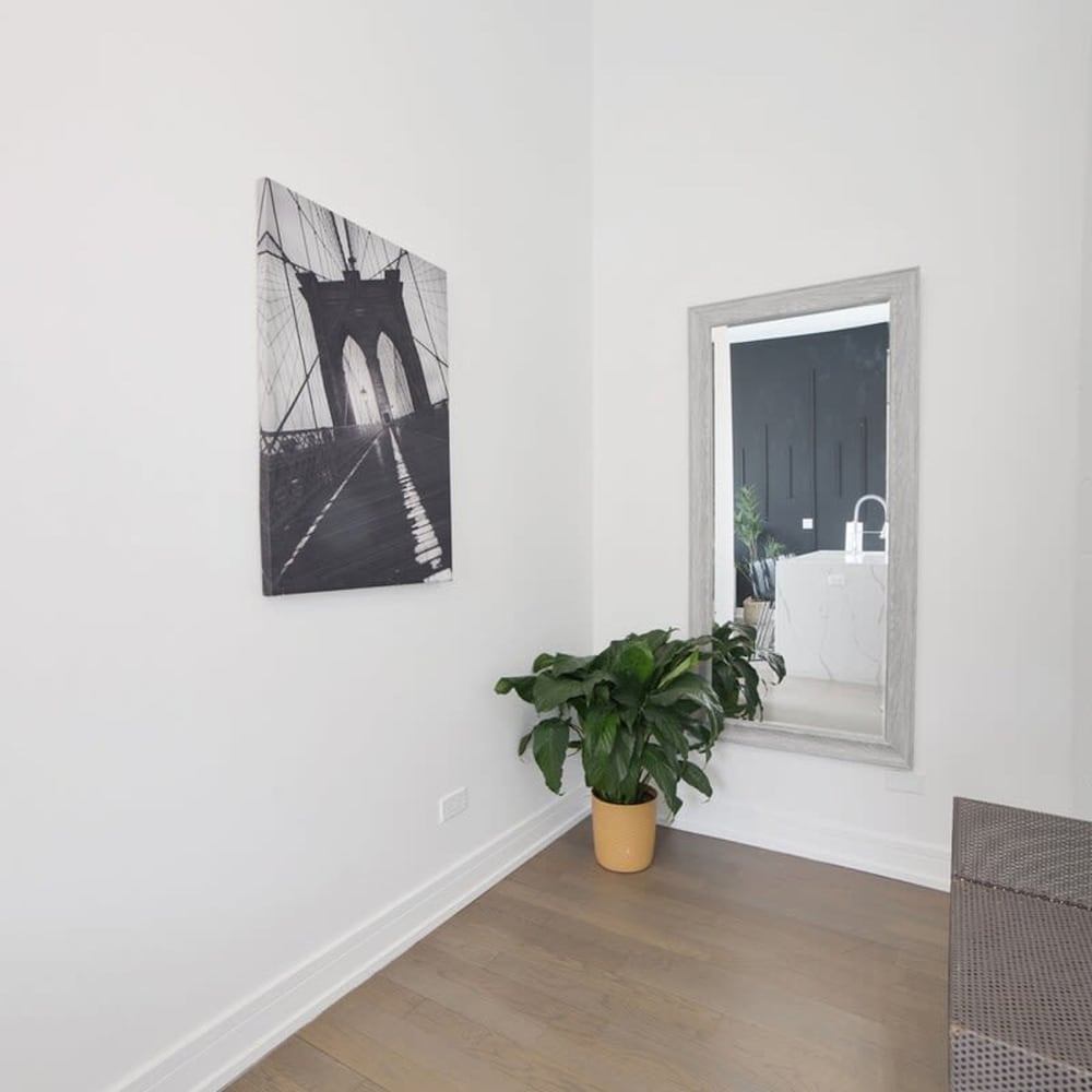 4-bedroom Penthouse w 2 Large Balconies Rooftop