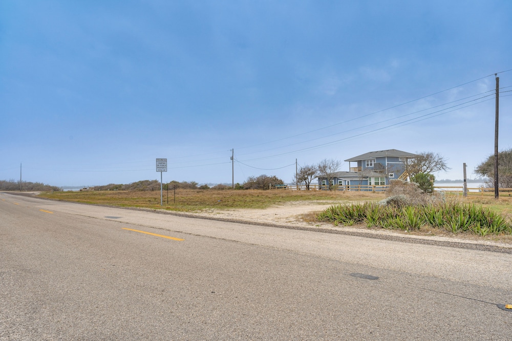 Gulf Coast Cottage w/ Beach Access: Fish & Paddle!