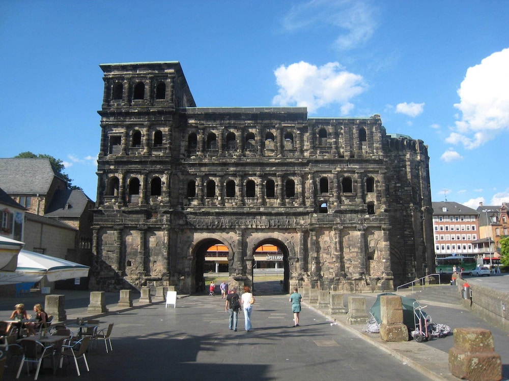 Photo 33