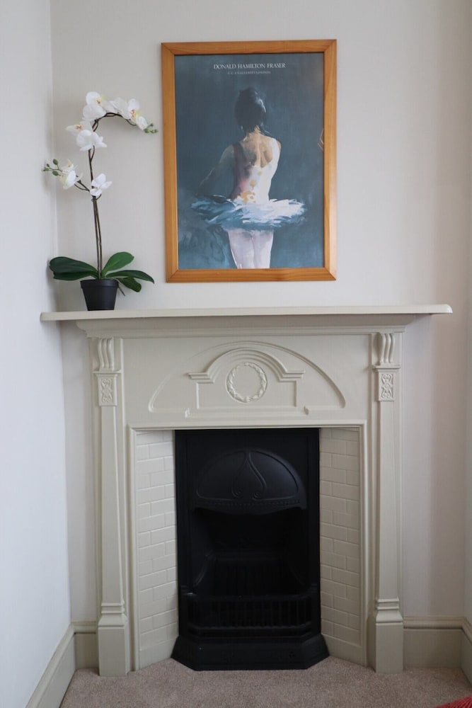 Stylish Light-filled 1 Bedroom Flat In Hammersmith
