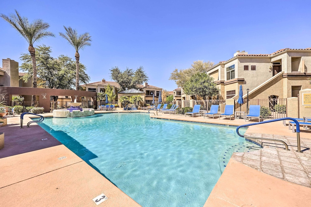 12 Mi to Old Town Scottsdale: Condo w/ Pool Access
