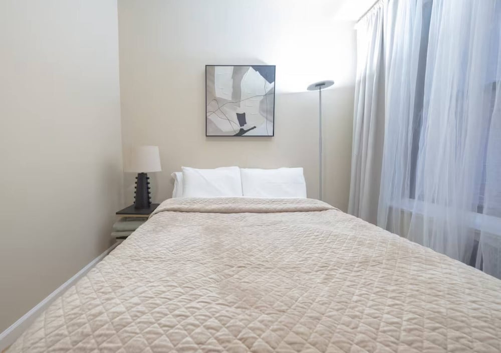 3 Bedroom Apartment Located In Manhattan