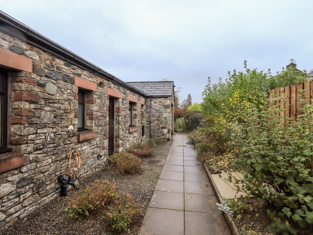 Low House