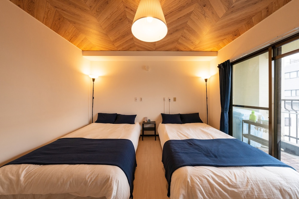 Namba West 5 connecting room