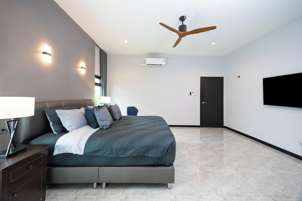 Villa Waree minutes to City and Beach